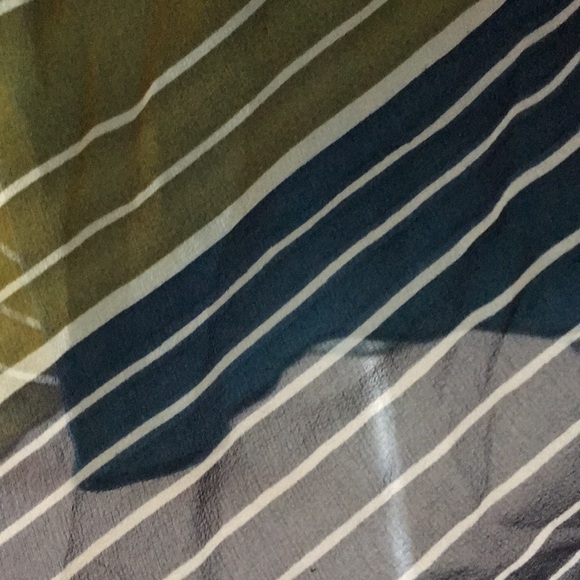 Guess halter top - Picture 5 of 6